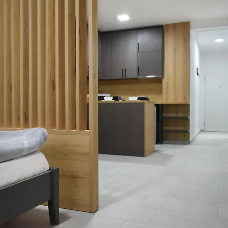 Gold Apartment *
